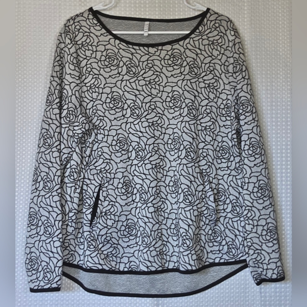 Black White Floral Top XL Pockets Long Sleeve Casual Chic - Picture 10 of 11